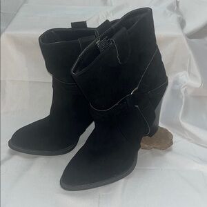 JustFab Women's Black Faux Suede Ankle Boots Size 8.5